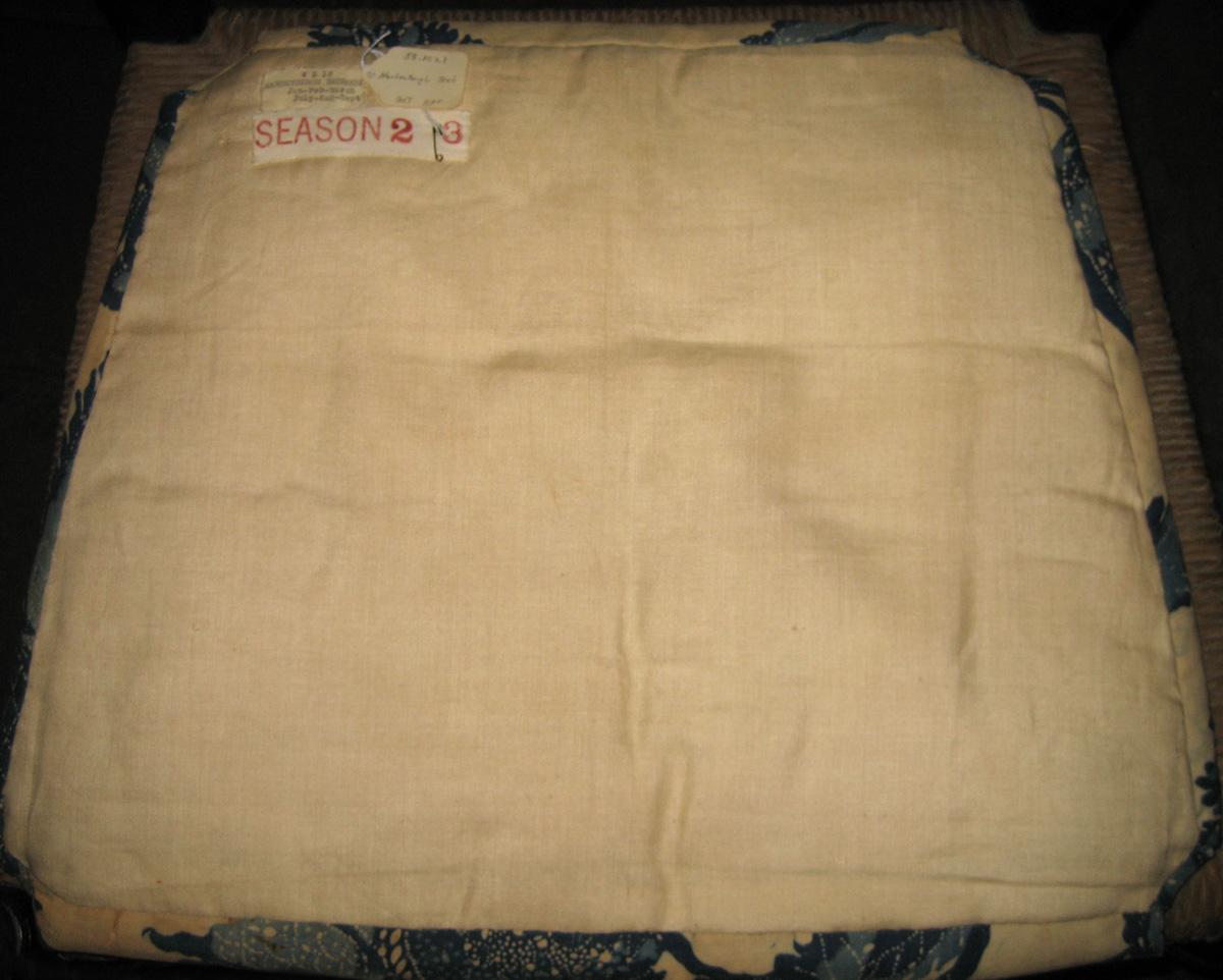 1958.1021 Side chair cushion view 2