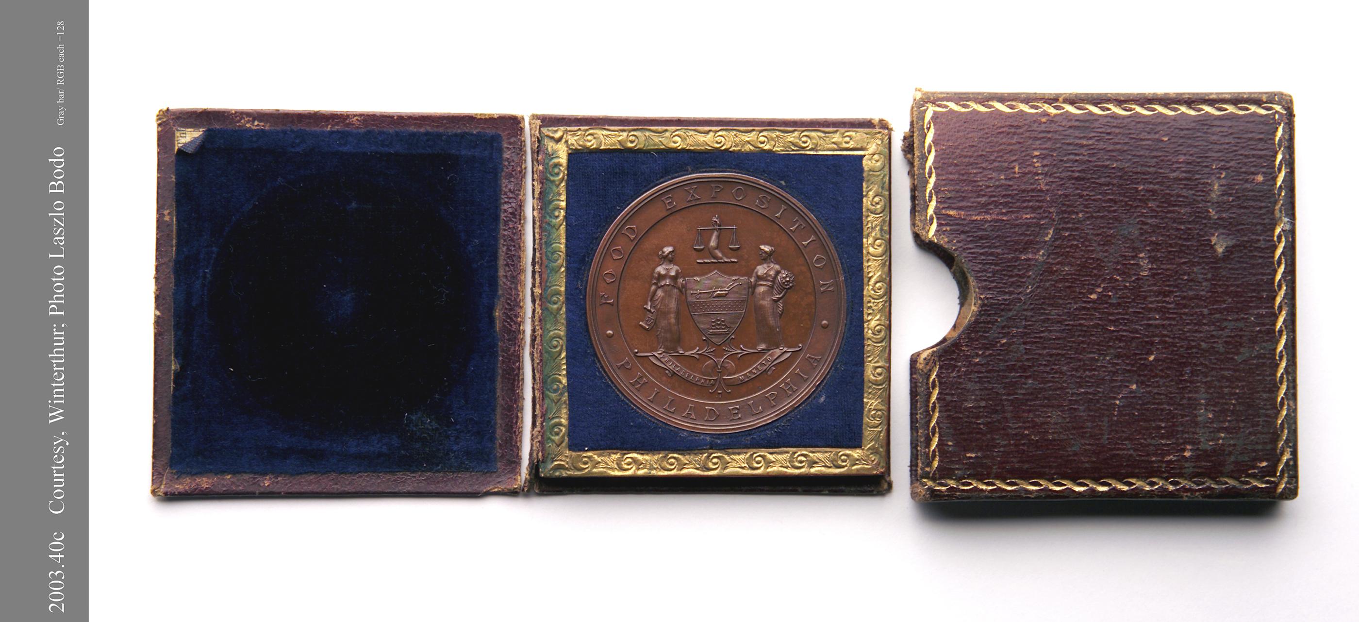 2003.0040 Case for Medal (overall)