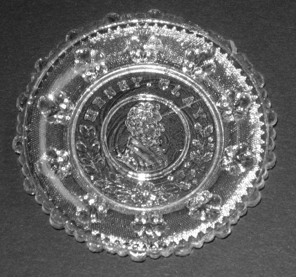 2003.0041.001 Glass cup plate