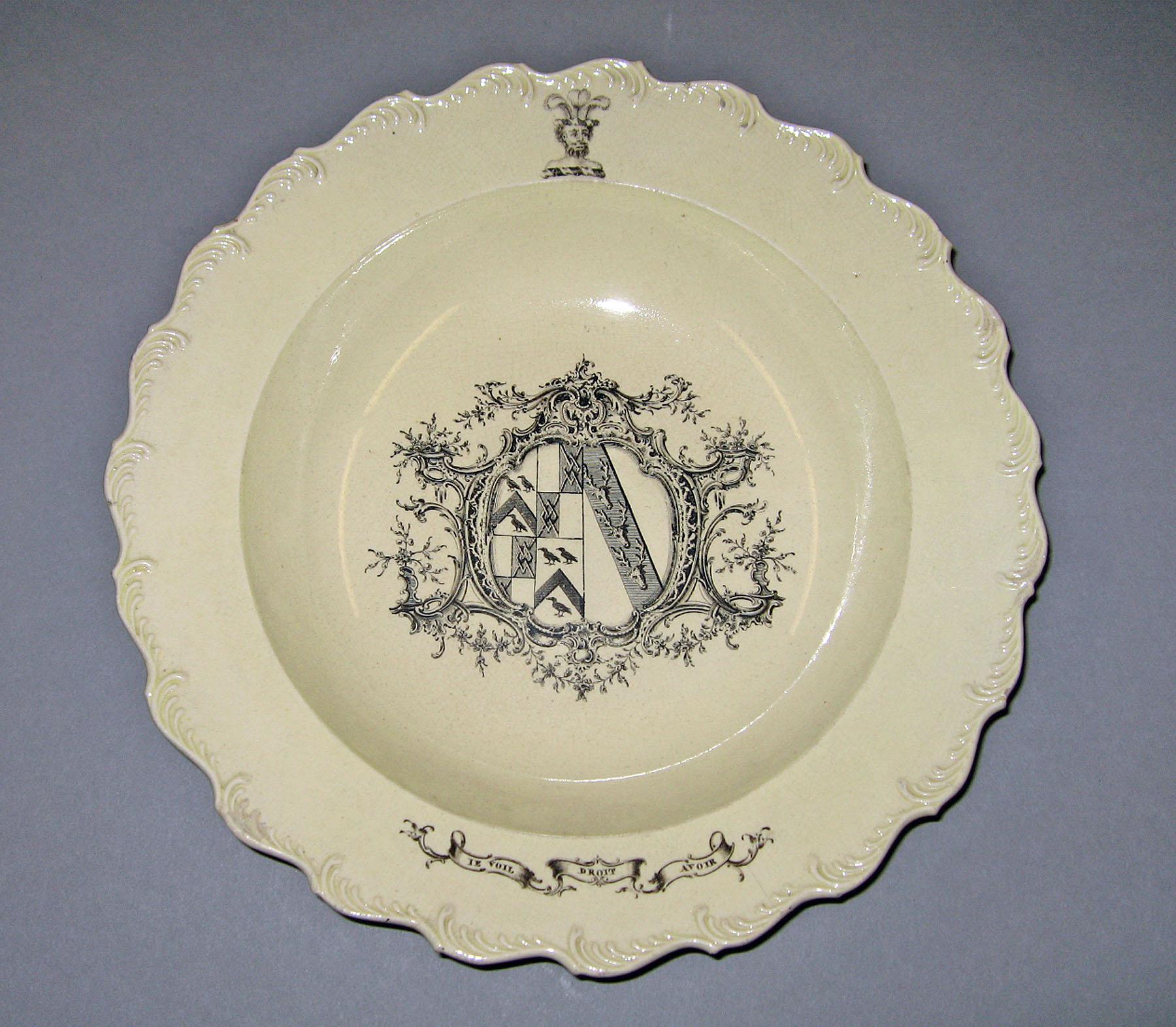 2003.0041.037 Creamware plate