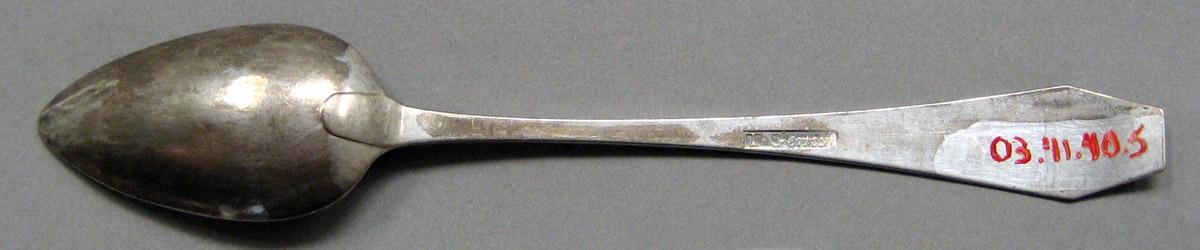 2003.0041.040.005 Silver Spoon underside