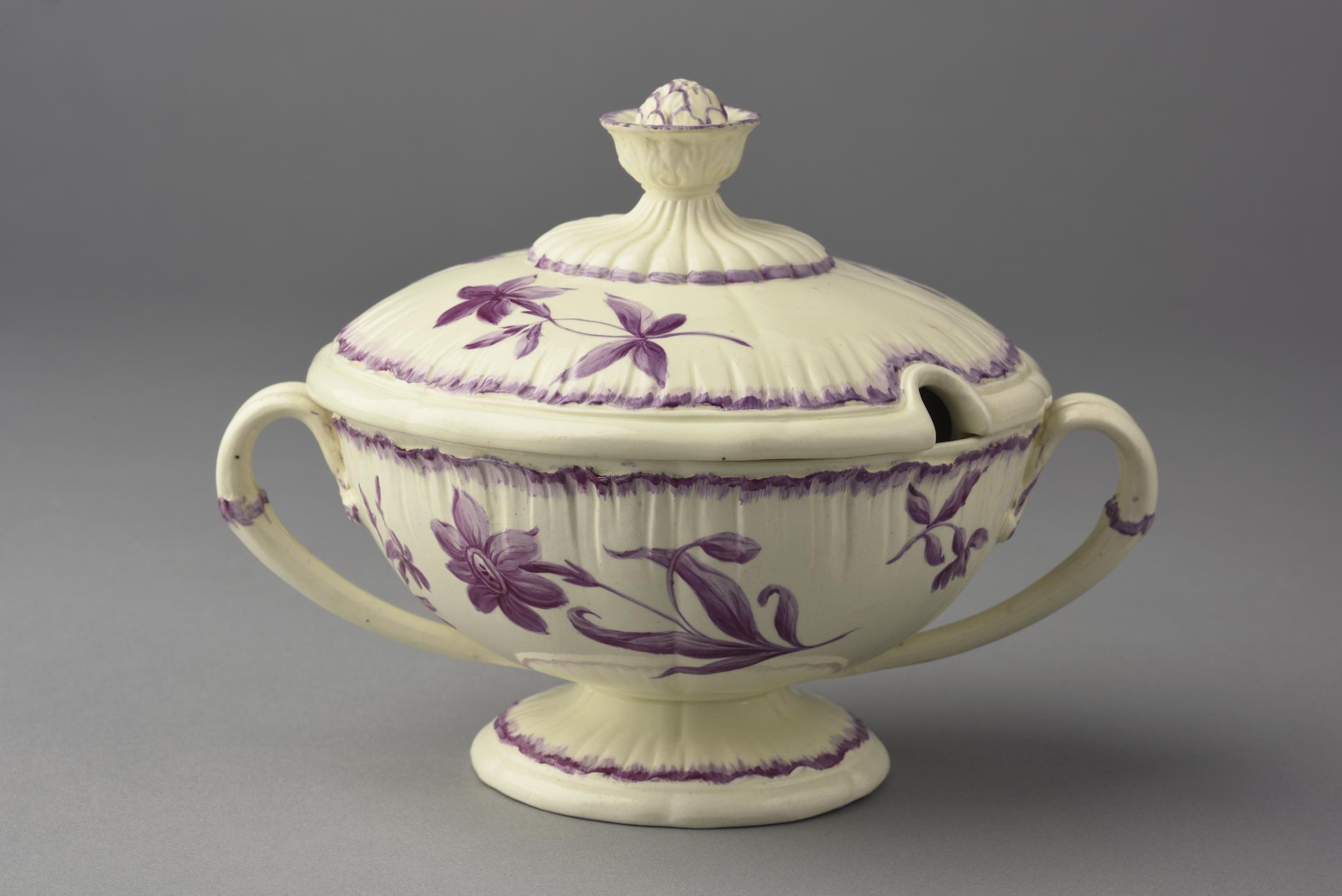2003.0042 A, B Tureen, view 1