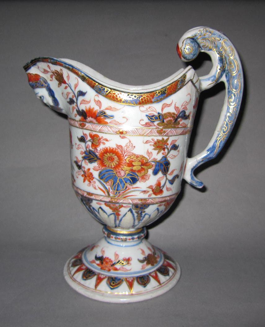 2003.0047.013 Porcelain ewer