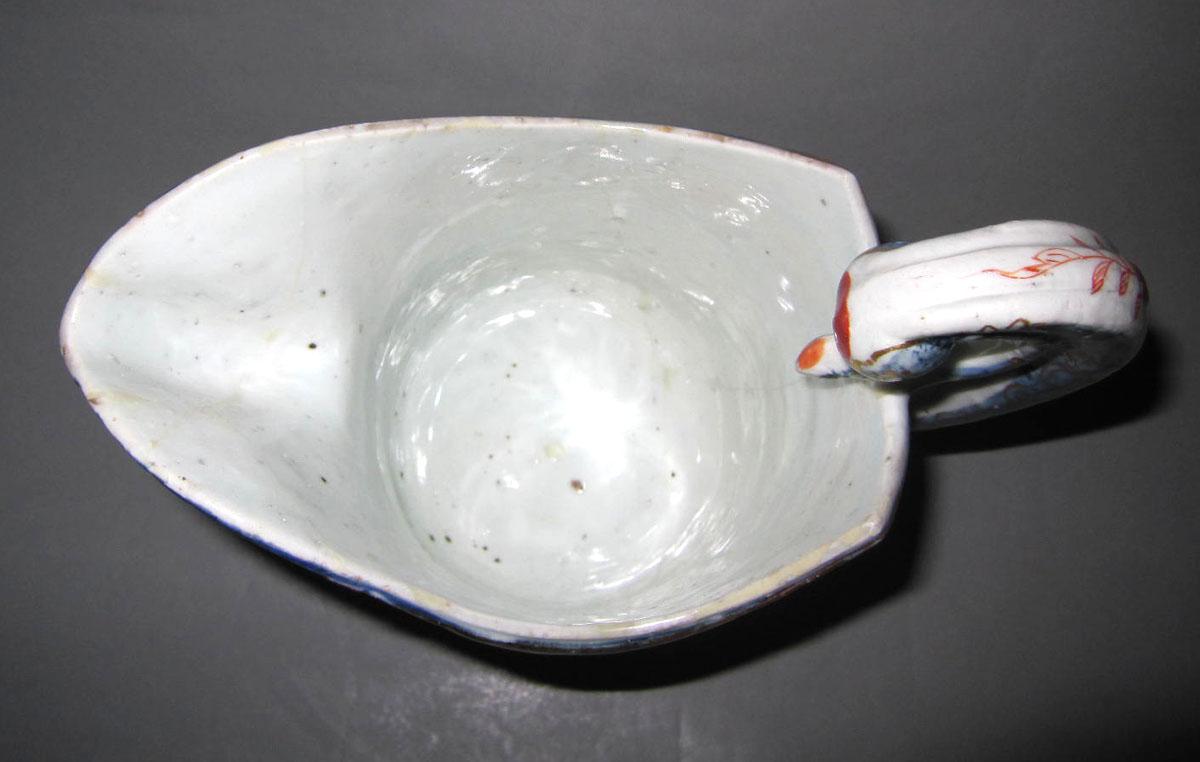 2003.0047.013 Porcelain ewer top
