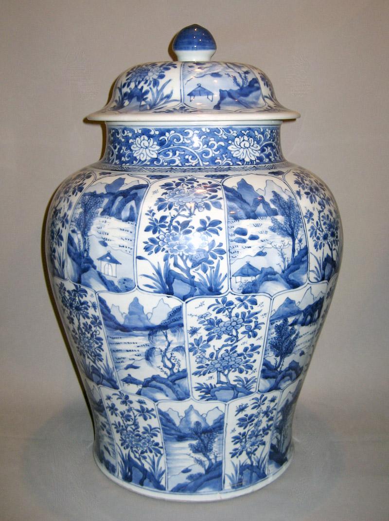 2003.0047.016.003 Porcelain jar