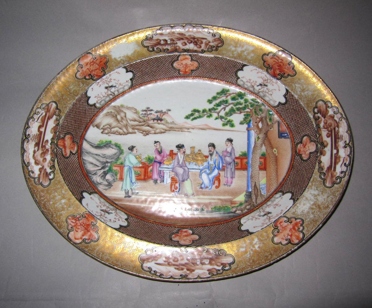 2003.0047.018 C Porcelain tureen stand