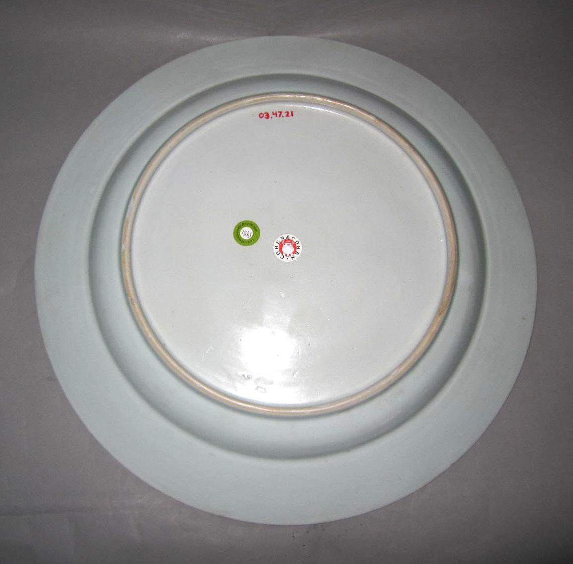 2003.0047.021 Porcelain charger underside