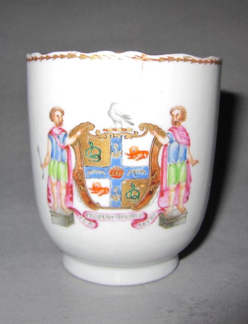 2003.0047.022 A Porcelain coffee cup medallion