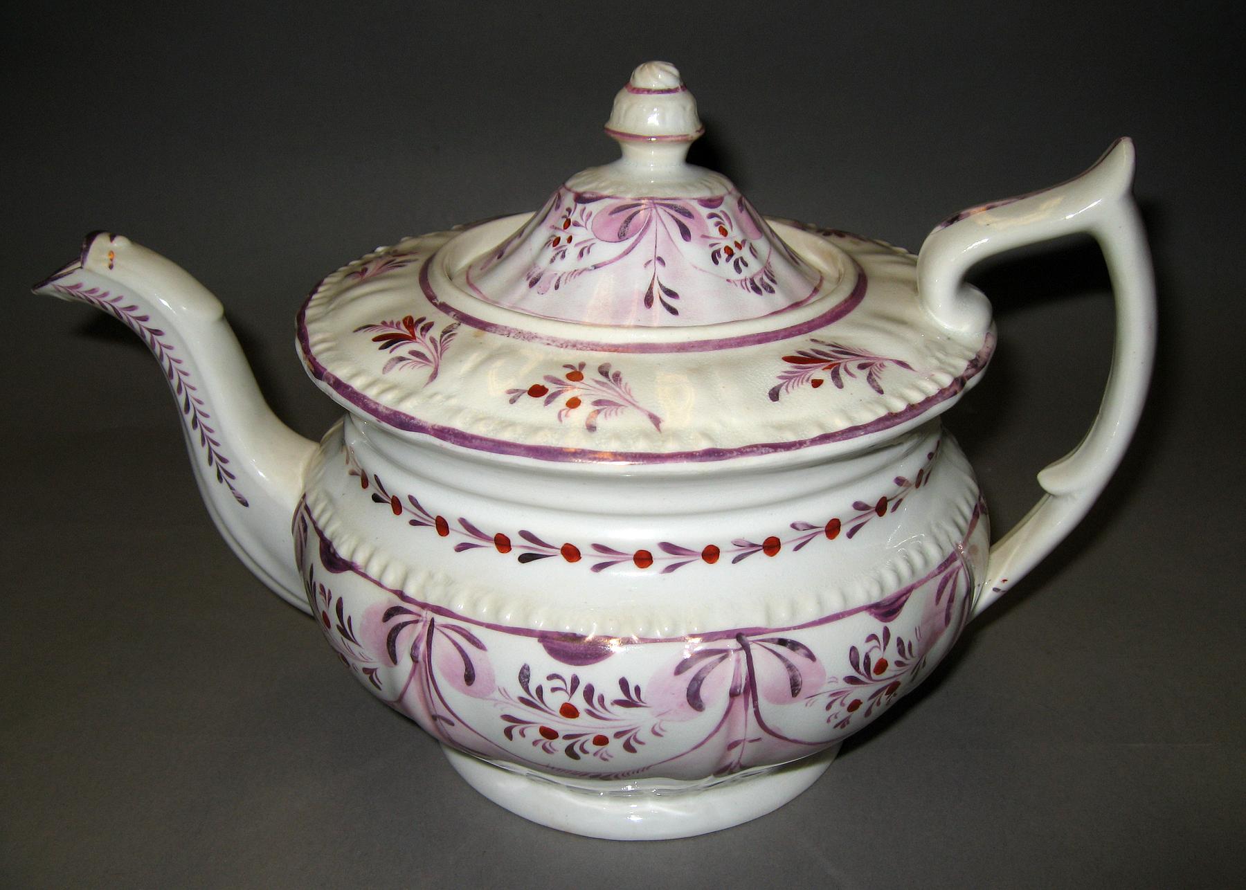 2004.0018.001.001 A, B Teapot