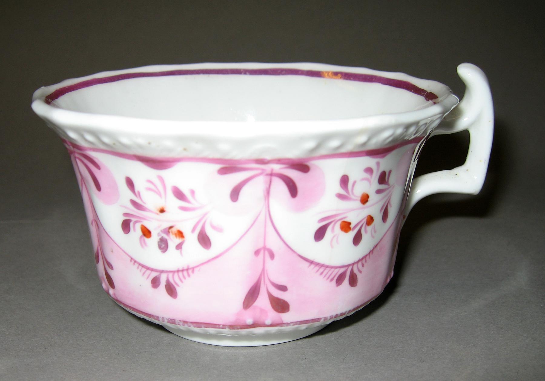 2000.0018.001.009 A Teacup
