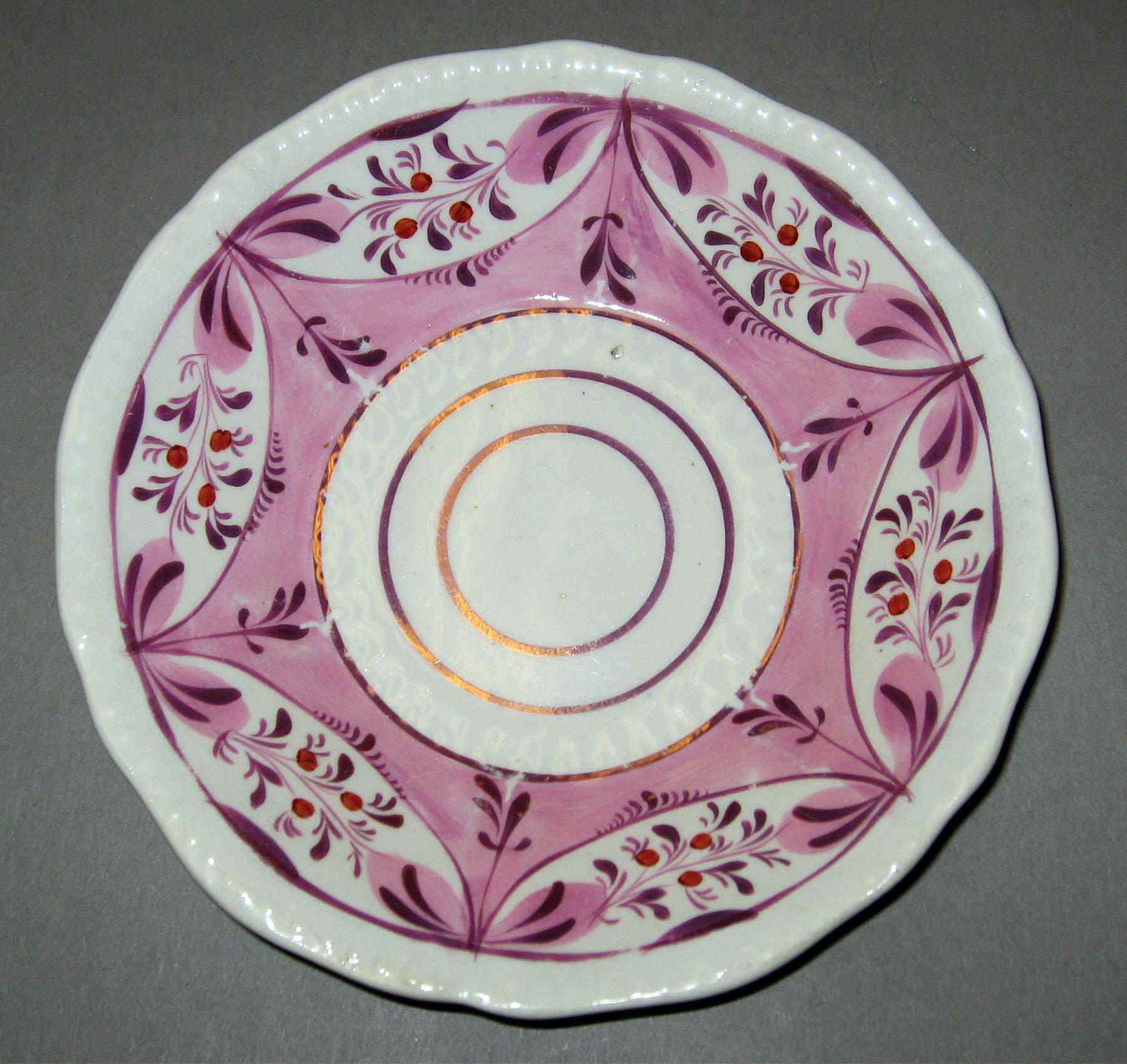 2004.0018.001.009 Lusterware Saucer