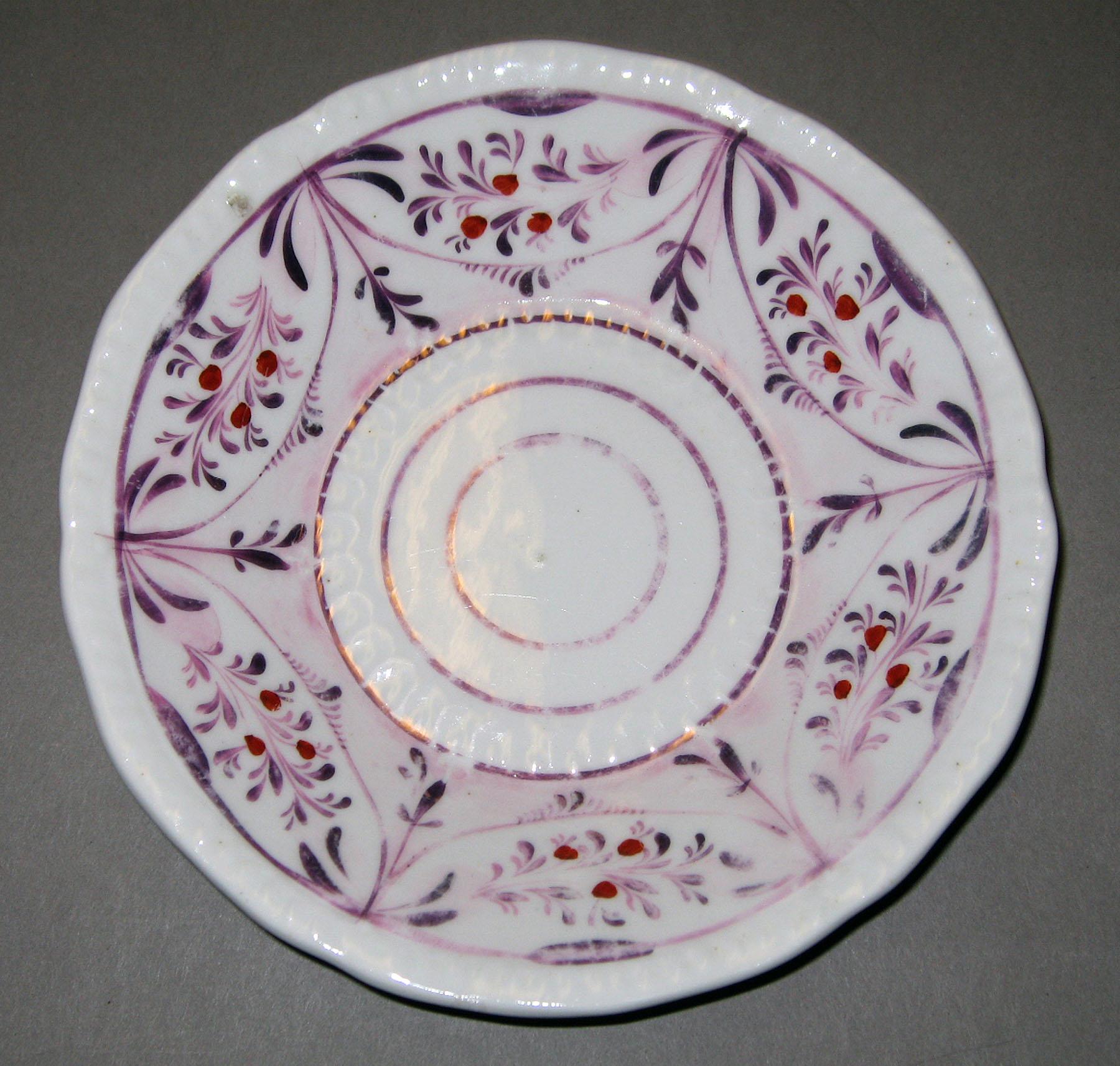 2004.0018.001.013 Lusterware Saucer