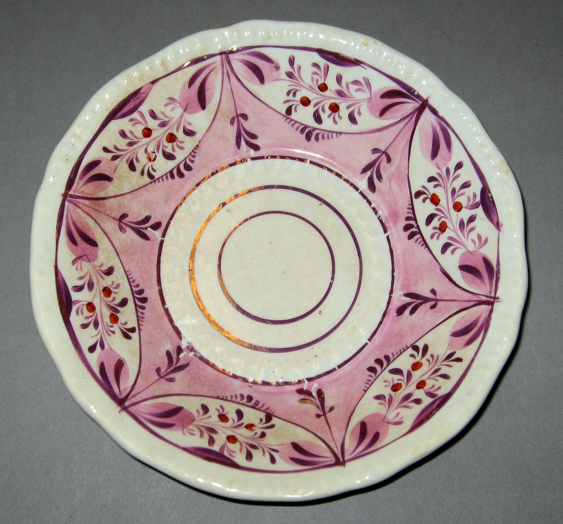 2004.0018.001.016 Lusterware Saucer