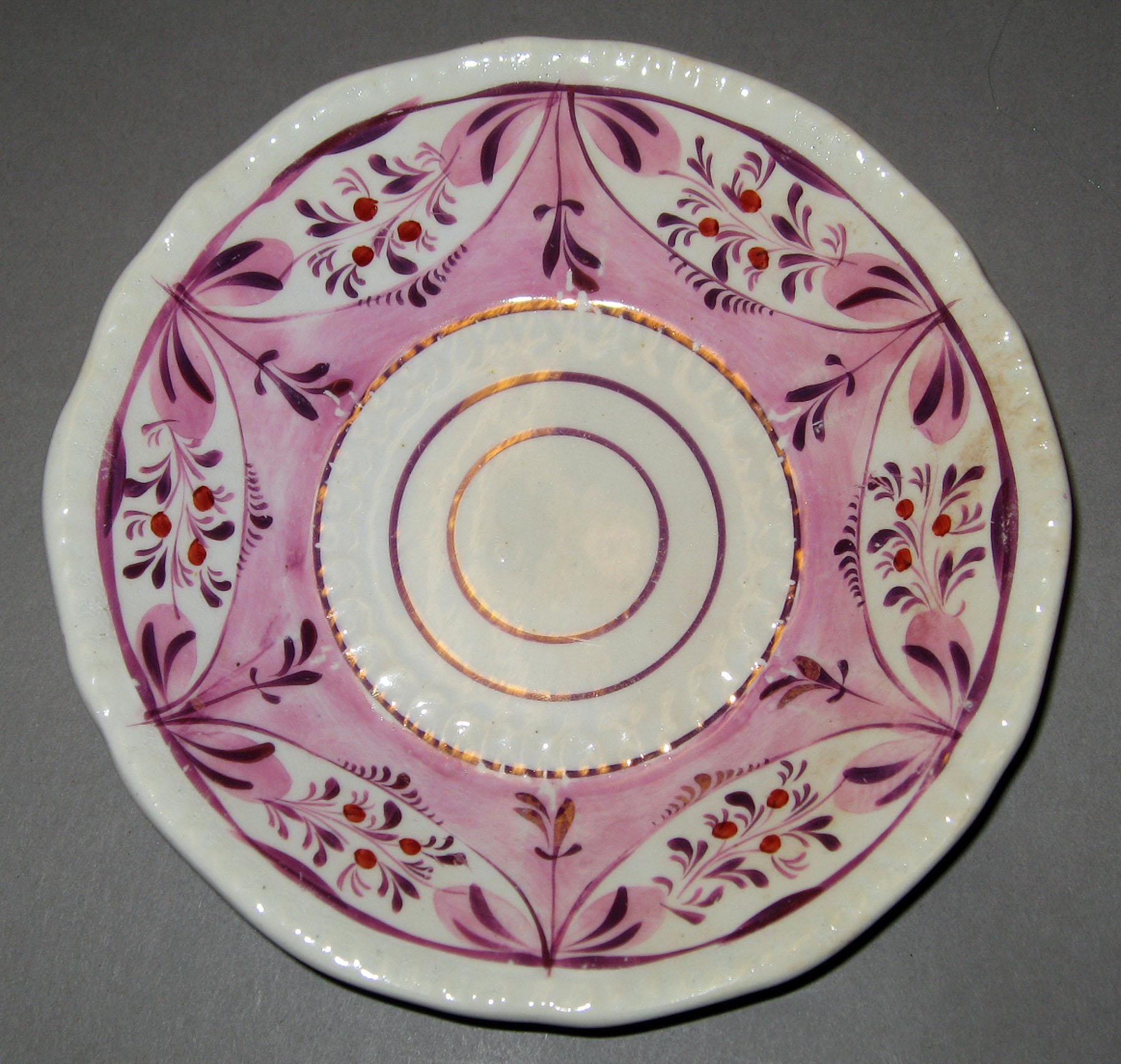 2004.0018.001.017 Lusterware Saucer
