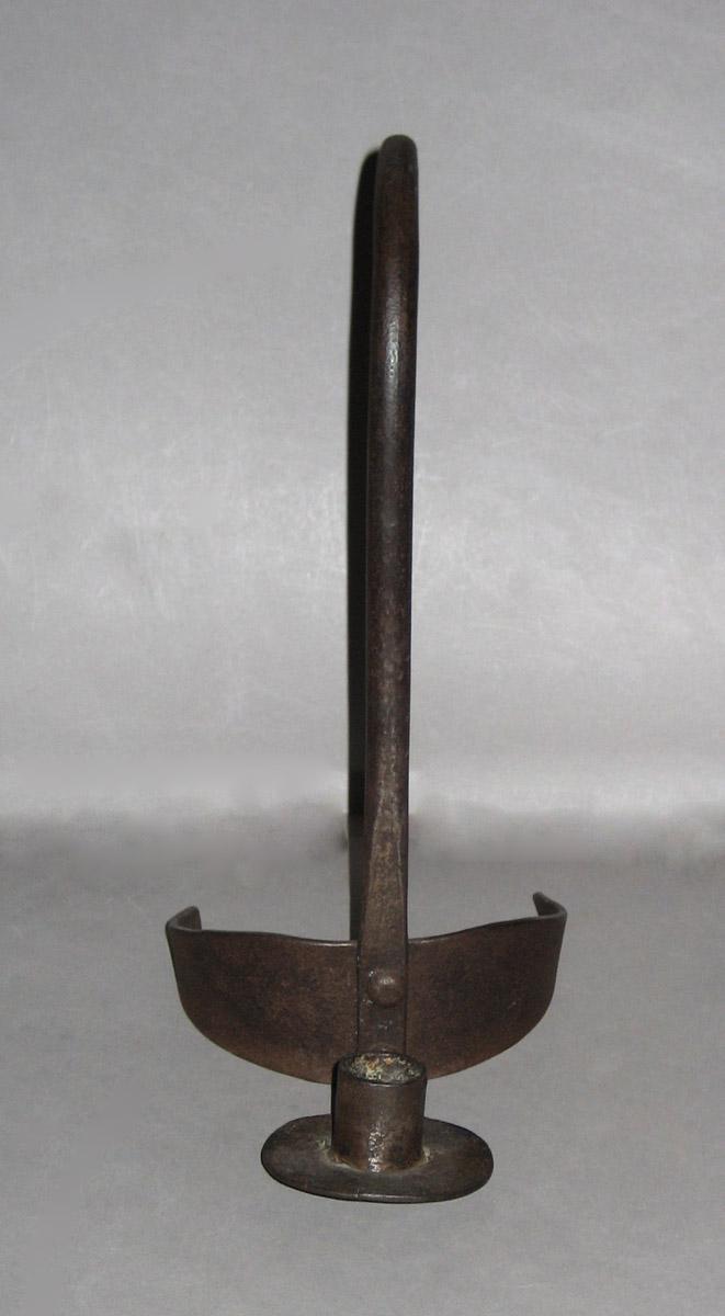1958.1039 Candleholder