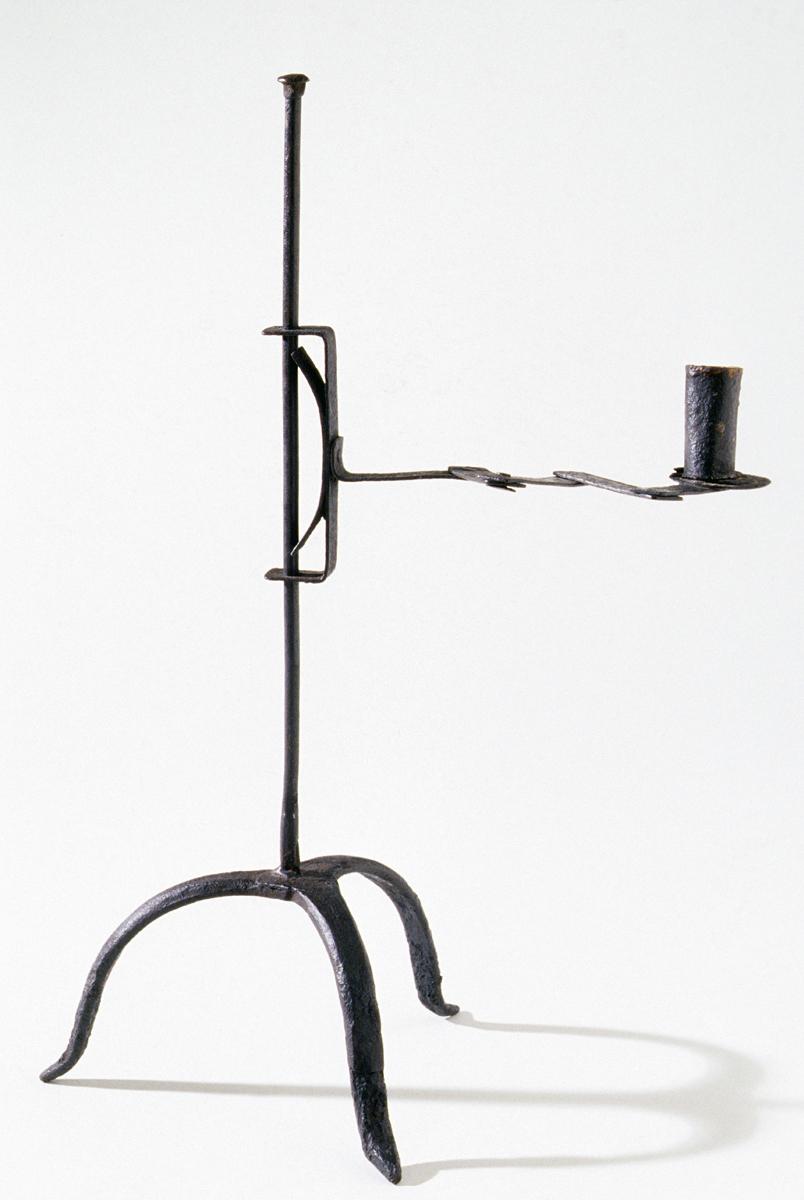 1958.1041 Candlestand