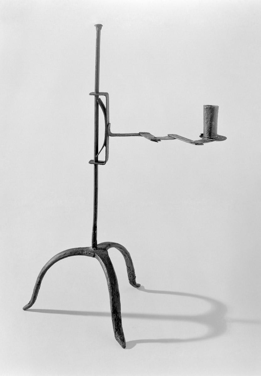 1958.1041 Candlestand, View 2