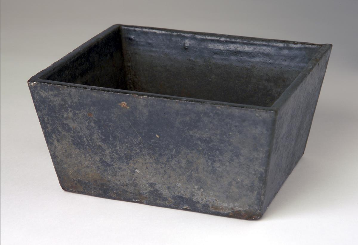2004.0028.002 Tray