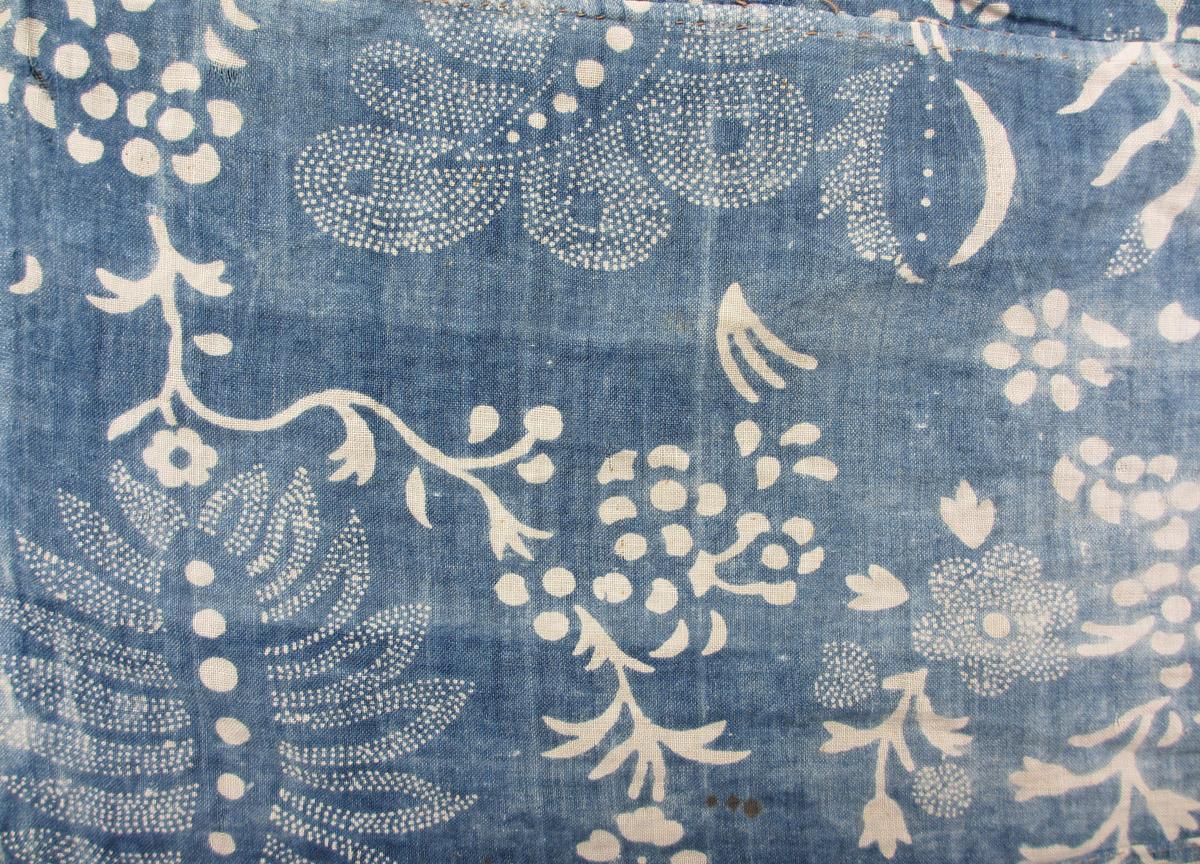 2004.0040.001 textile, printed design repeat 3