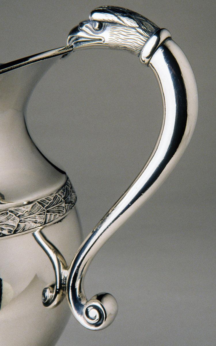 2004.0045.002 Ewer, detail 2