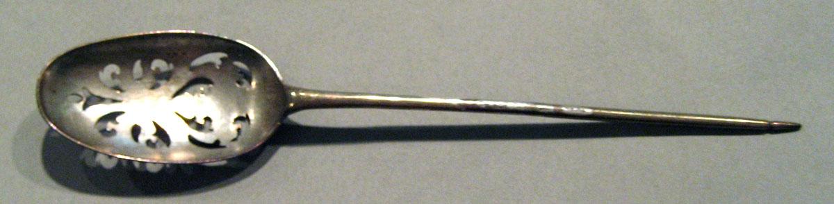 2004.0045.004 Silver Spoon upper surface