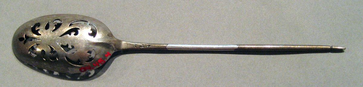 2004.0045.004 Silver Spoon underside