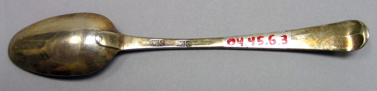 2004.0045.006.003 Silver Spoon underside