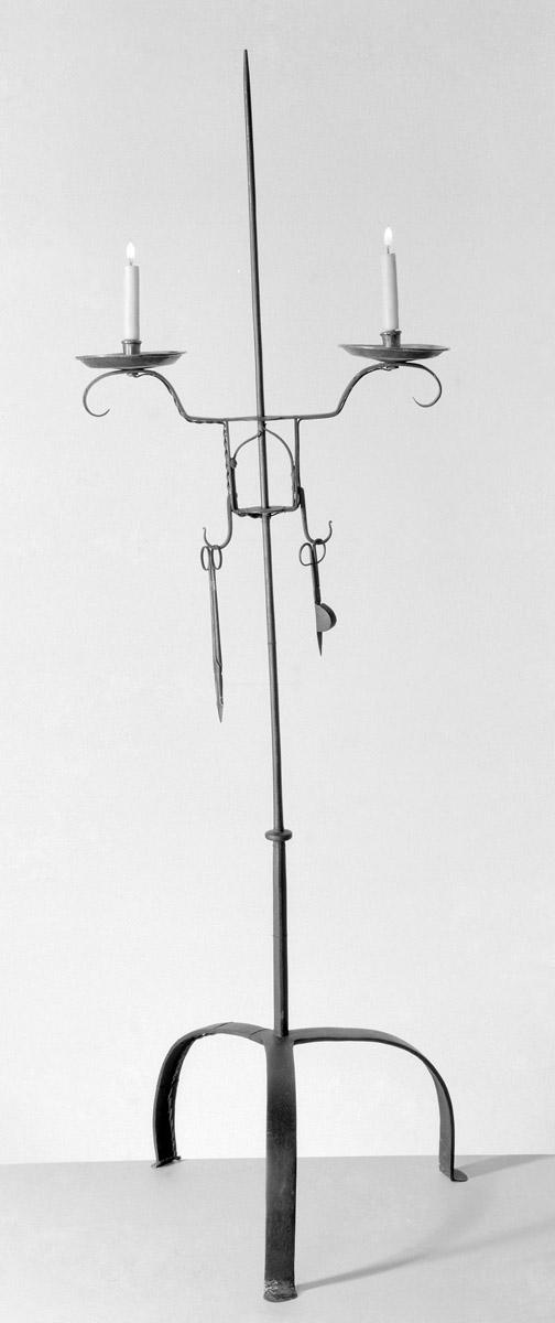1958.1046 Candlestand