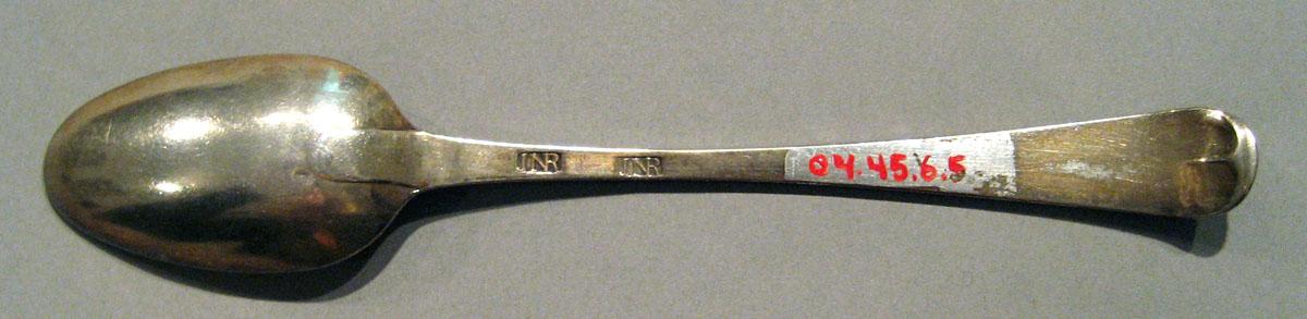2004.0045.006.005 Silver Spoon underside