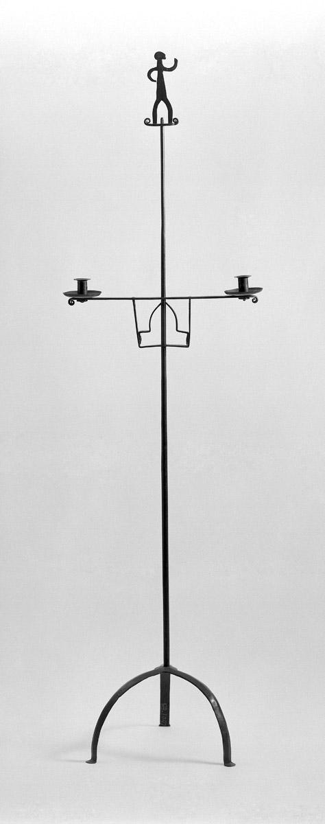 1958.1047 Candlestand