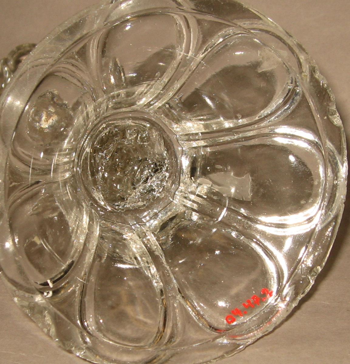 2004.0047.002 Glass candlestick (underside)