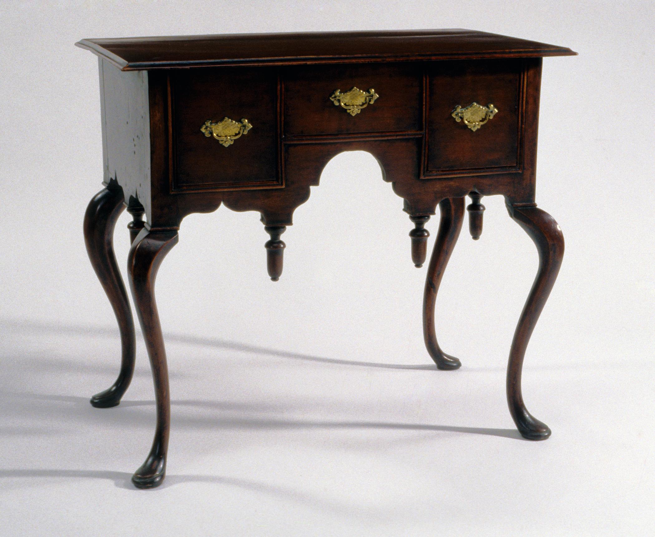 2004.0049.002 Table