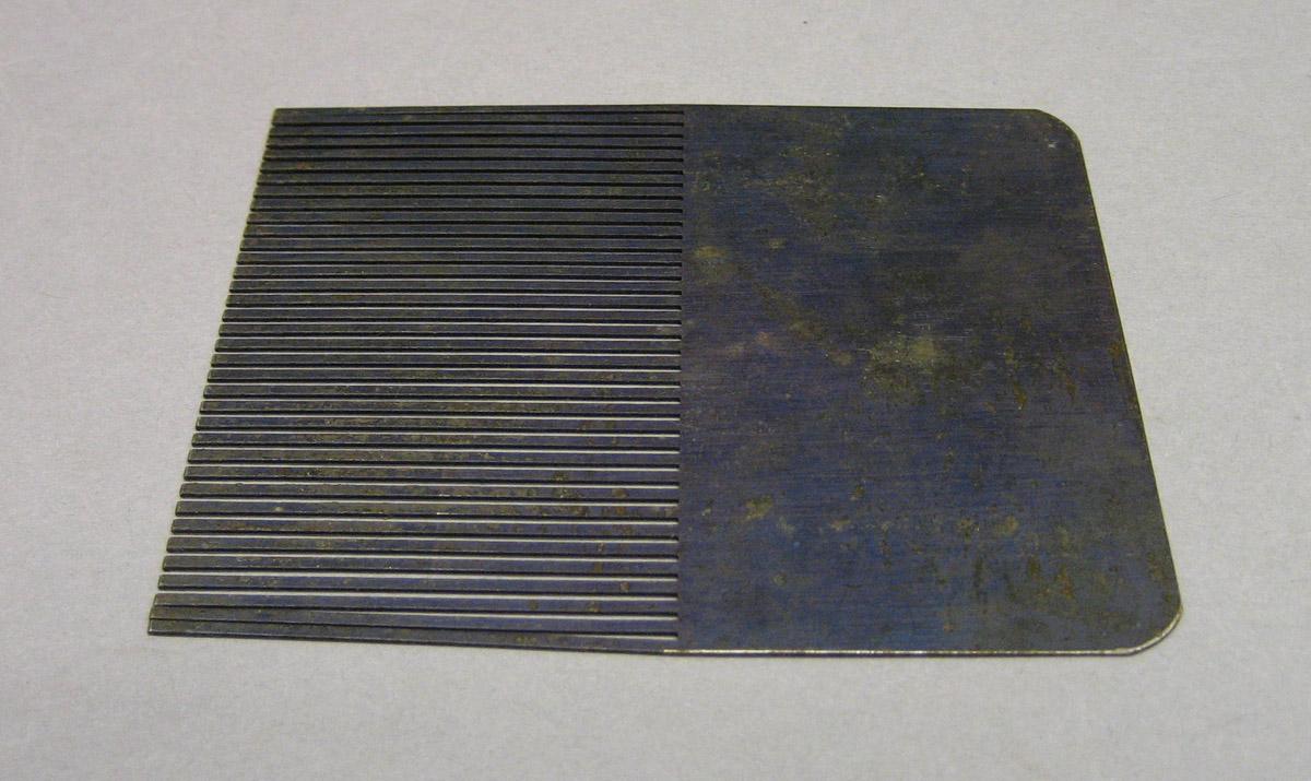2004.0050 F Graining comb