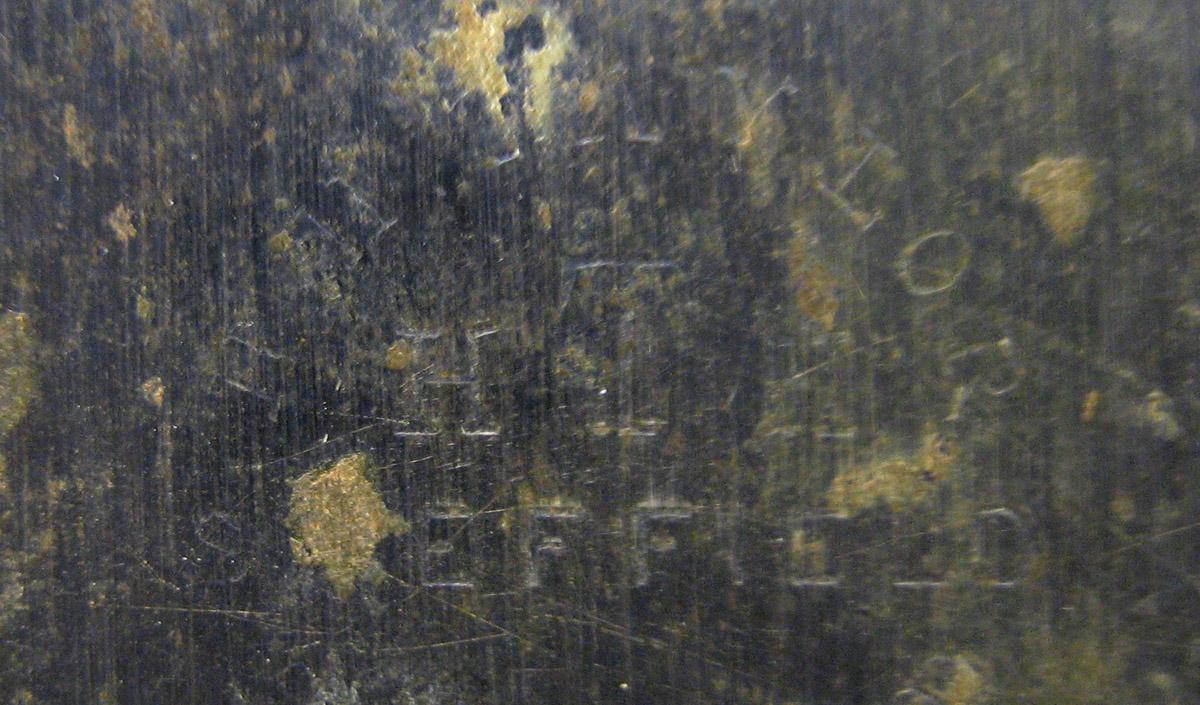 2004.0050 C Graining comb (mark)