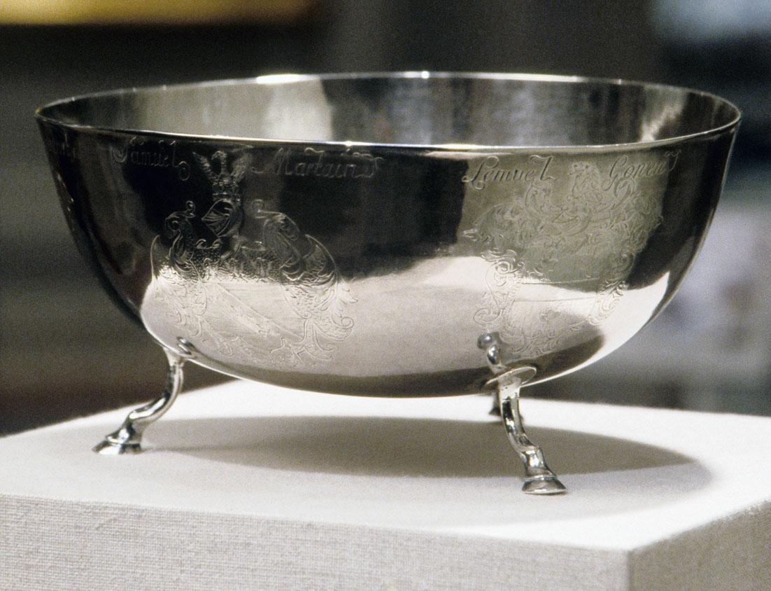 2004.0052 Punch Bowl, view 3