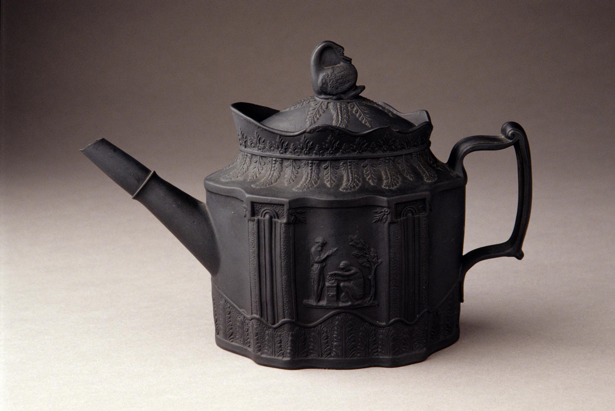 2004.0054 Basalt teapot