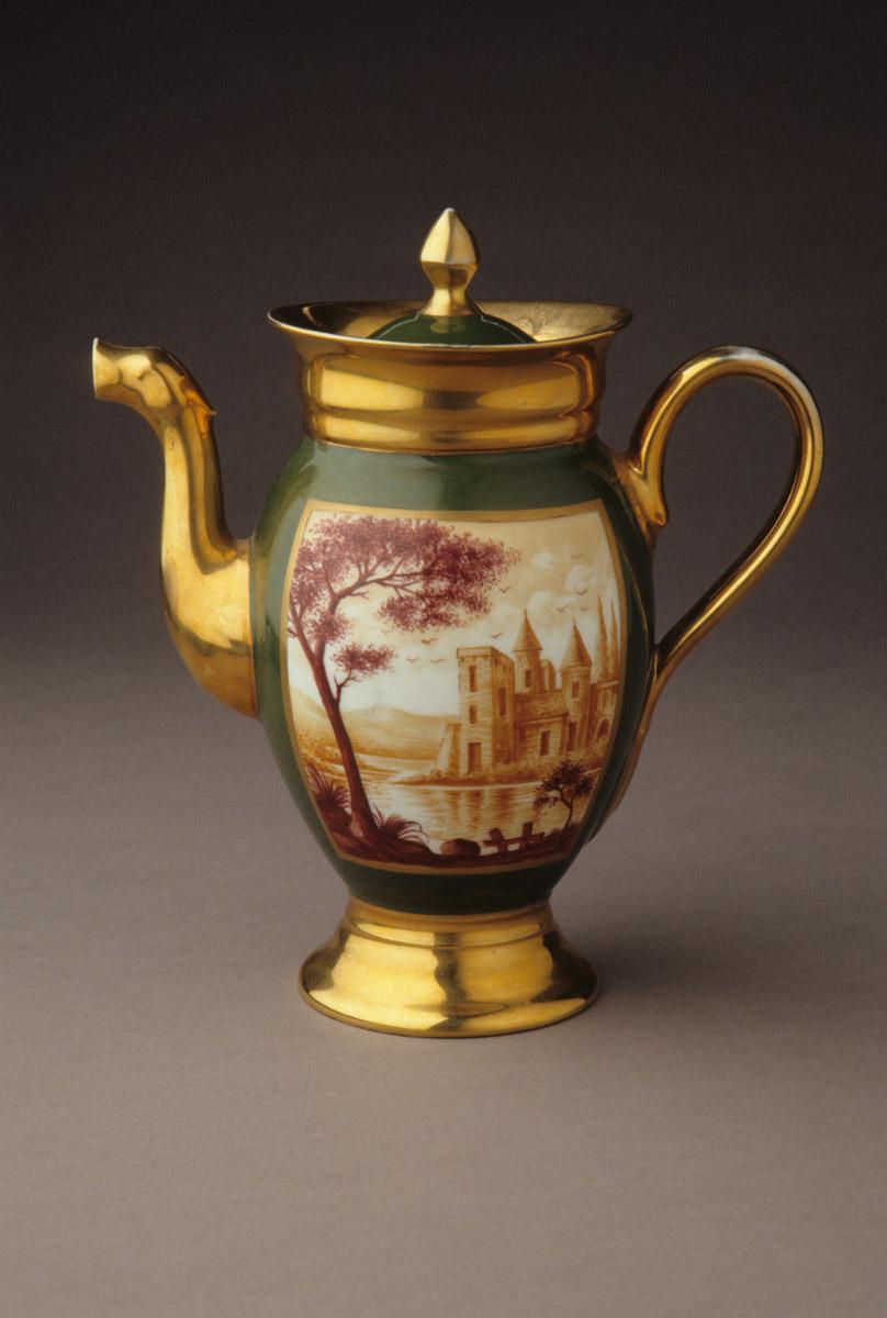 2004.0058.001.001 A, B Porcelain coffeepot