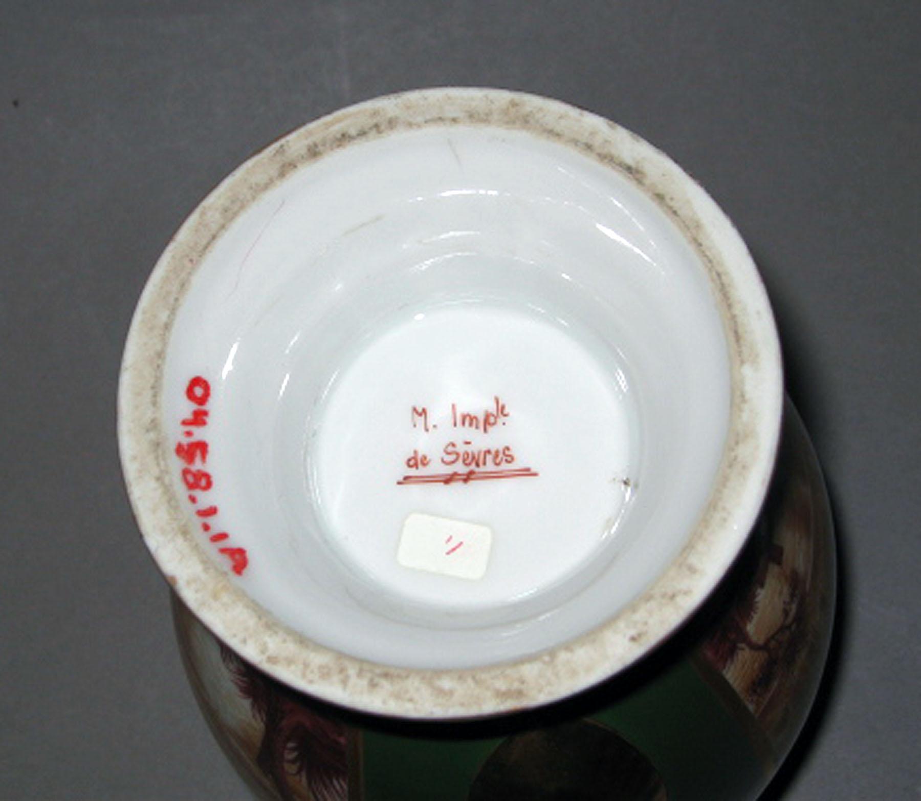 2004.0058.001.001 A Sèvres porcelain teapot (underside)