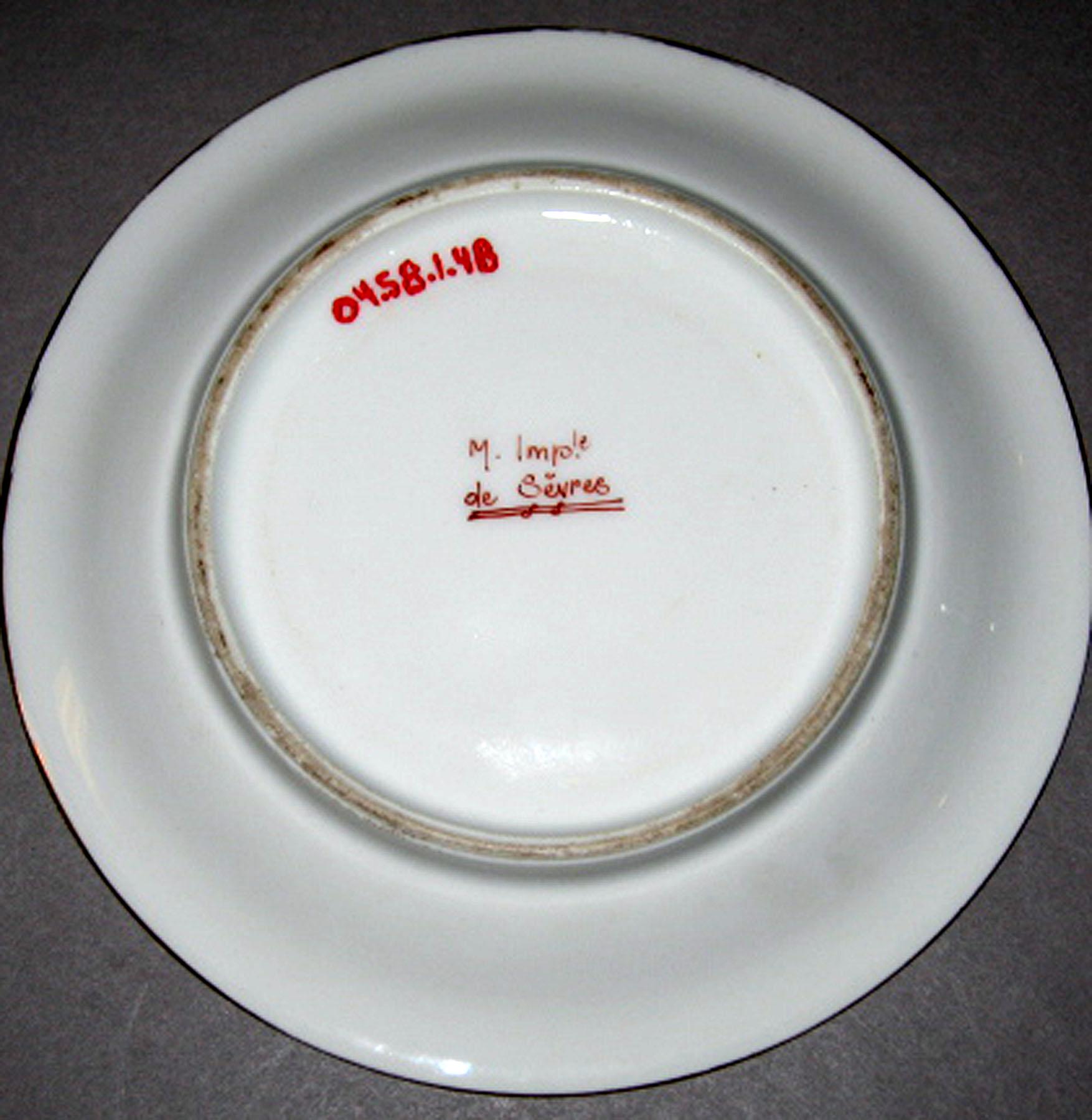 2004.0058.001.004 B Sèvres porcelain saucer (underside)