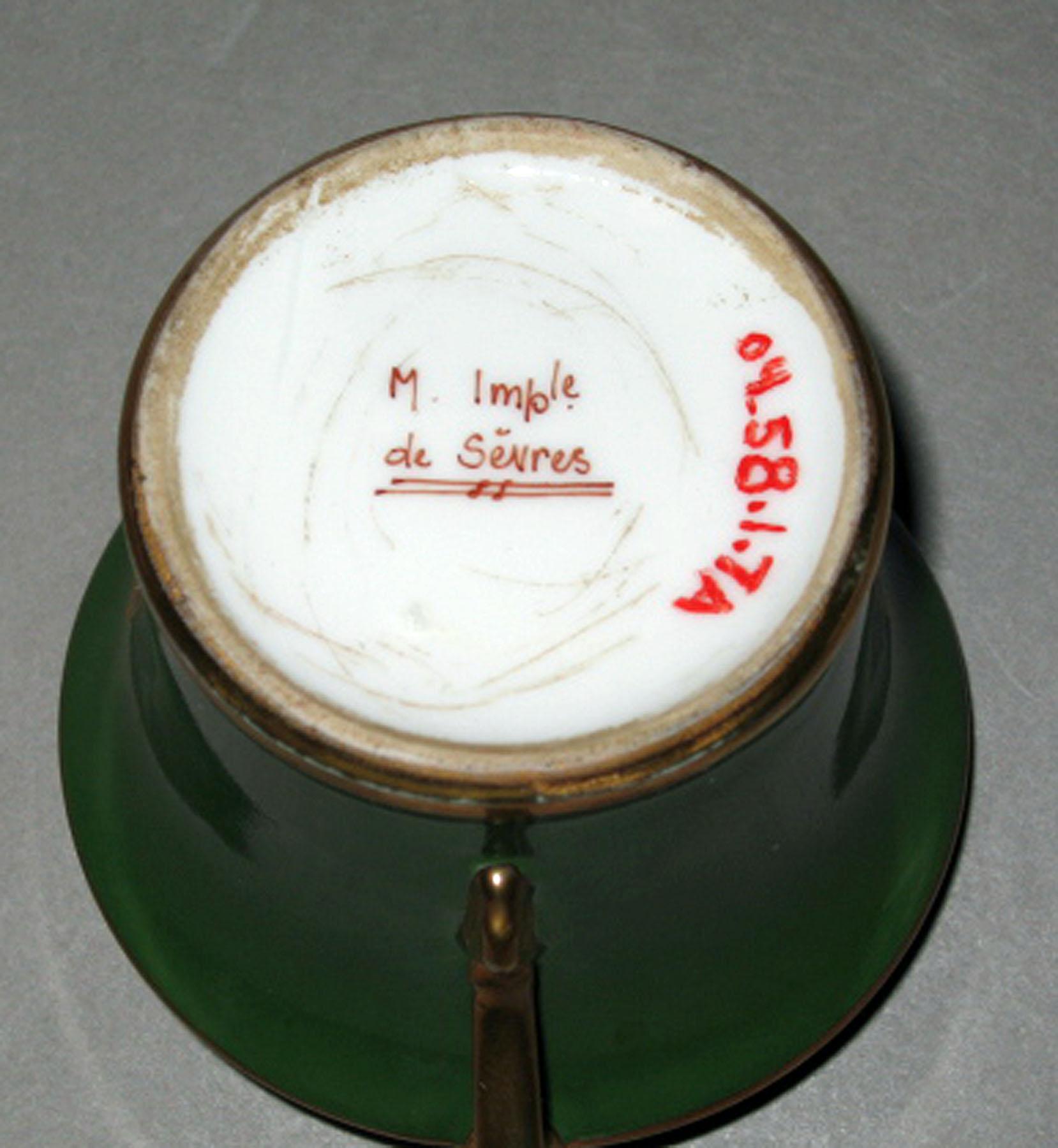 2004.0058.001.007 A Sèvres porcelain cup (underside)