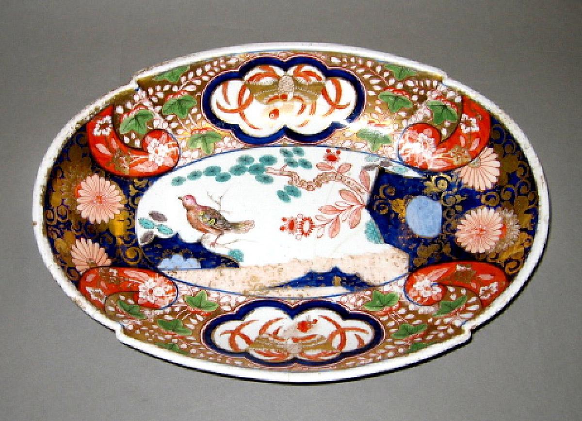 2004.0058.003 Spode bone-china dish