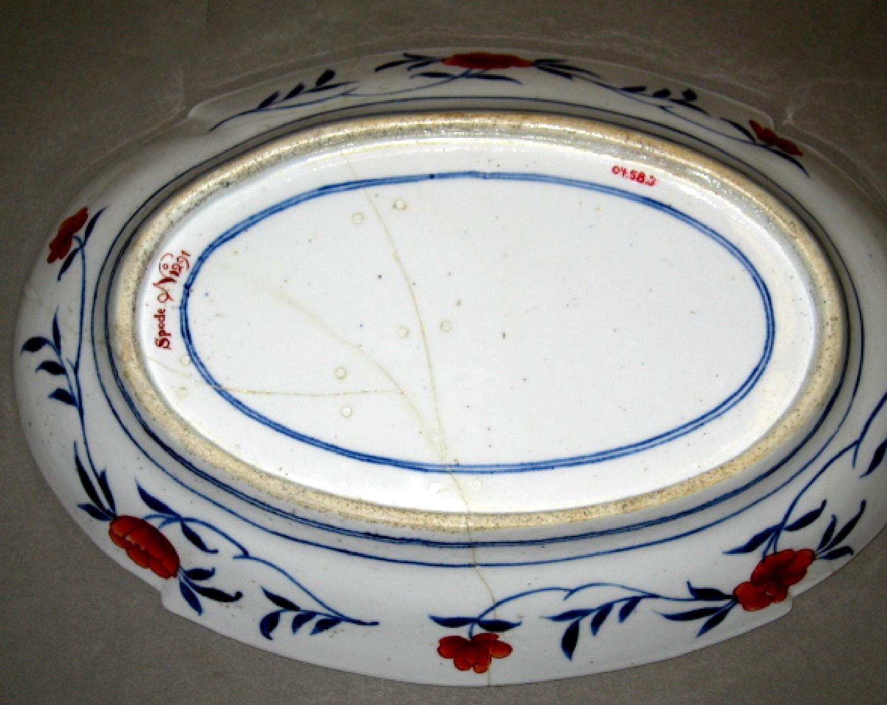 2004.0058.003 Spode bone-china dish (underside)