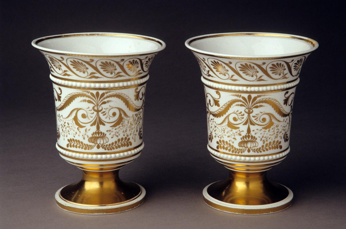 2004.0058.005.001, .002 Pair of spill vases (reverse)