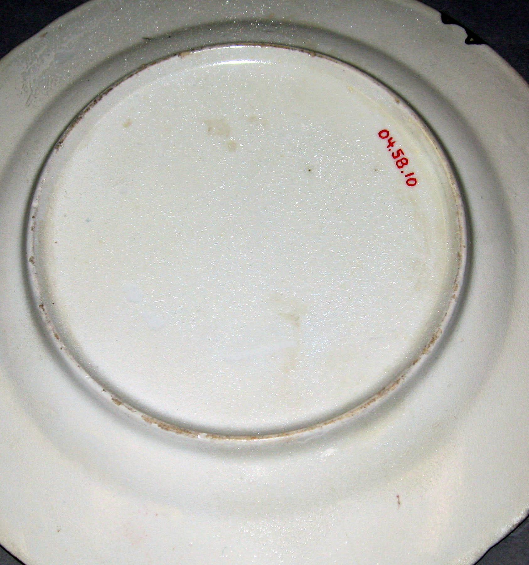 2004.0058.010 Porcelain plate (underside)