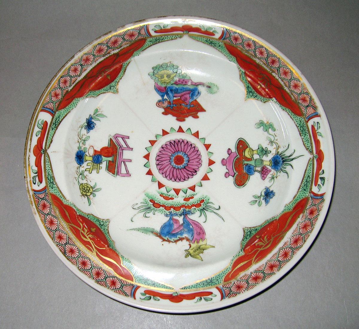 2004.0058.011 Bone-china plate