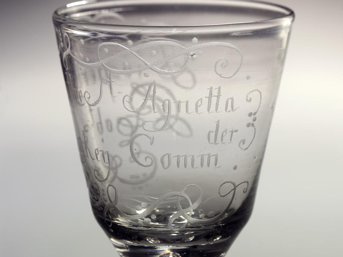 2004.0063.001 Wine glass (detail 3)