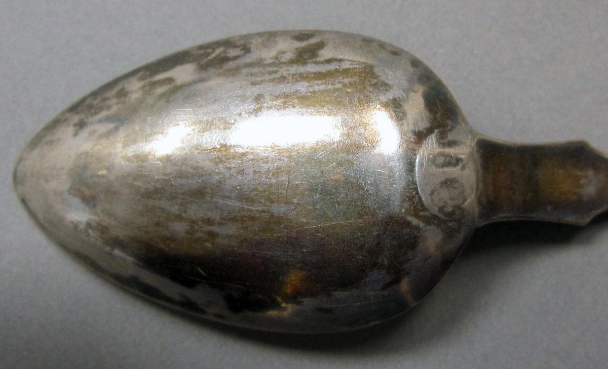 2004.0066.006 teaspoon underside of bowl