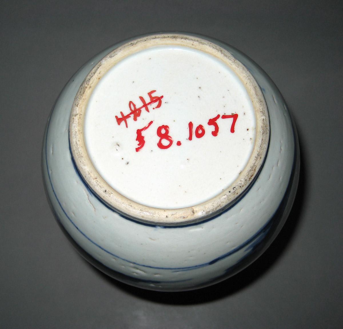 1958.1057 Porcelian Bottle underside