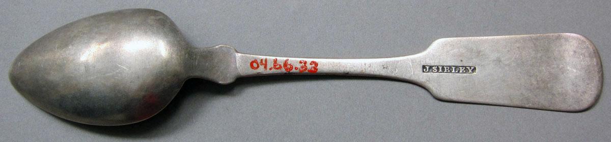 2004.0066.033 teaspoon underside