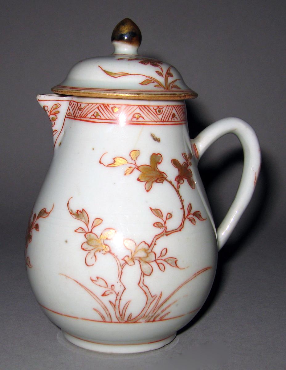 2004.0069 A, B Porcelain Jug side 1